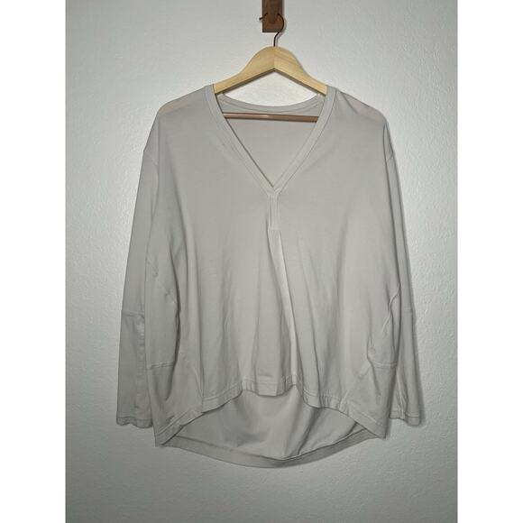 Lululemon Back In Action V-Neck Long Sleeve Shirt in Grey Sage Size 10 - Picture 1 of 3